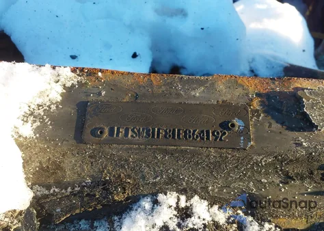 2001 Ford F-350 Lariat/Xl/Xlt z USA, uszkodzony, nr VIN 1FTSW31F81EB64192